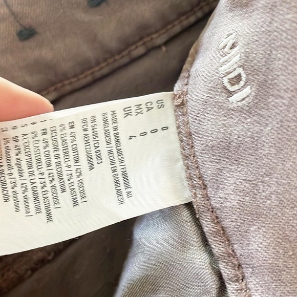 American Eagle Dusty Mauve Color MIDI‎ Shorts - Picture 6 of 7